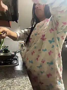 DianeSuns  online show from April 2026 04:45:02 AM