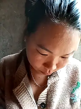 may-squirl online show from October 2025 01:39:02 AM