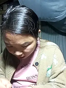 may-squirl online show from November 2025 12:50:02 PM