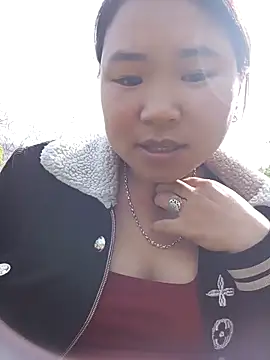 may-squirl online show from November 2025 05:35:01 AM