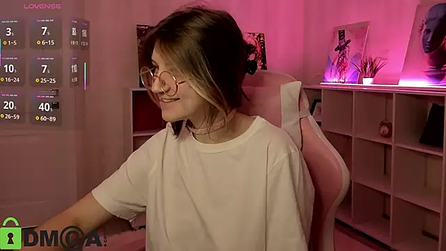 Agnes Passero online show from October 2025 09:30:01 AM