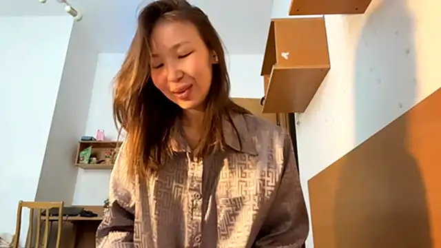 Miya nissa online show from October 2025 01:53:01 PM