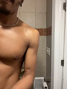 Snapshot of TRILLAHUNG chatting on October 2025 02:37:01 PM TRILLAHUNG online show from October 2025 02:37:01 PM