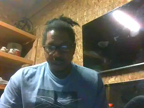 Snapshot of LngStrke69 chatting on September 2025 03:30:02 AM LngStrke69 online show from September 2025 03:30:02 AM