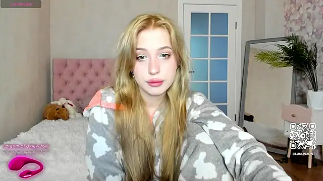 LightStar 18 online show from October 2025 08:54:02 AM