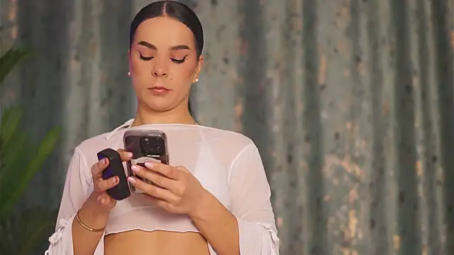 DeniseBlu online show from October 2025 04:44:02 AM