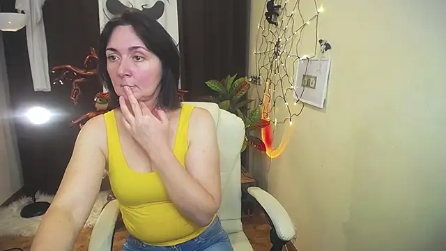 Snapshot of VivianGuchih chatting on October 2025 11:55:02 AM VivianGuchih online show from October 2025 11:55:02 AM