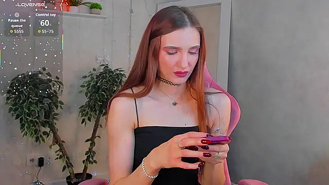 Snapshot of Alisha_Green chatting on June 2026 09:19:02 AM Alisha Green online show from June 2026 09:19:02 AM