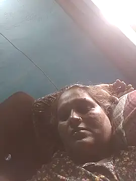 Snapshot of Ishwariya_Hatwal chatting on September 2025 09:31:01 AM Ishwariya Hatwal online show from September 2025 09:31:01 AM