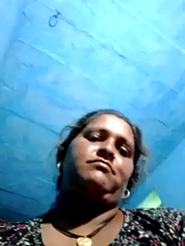 Snapshot of Ishwariya_Hatwal chatting on September 2025 02:57:01 AM Ishwariya Hatwal online show from September 2025 02:57:01 AM