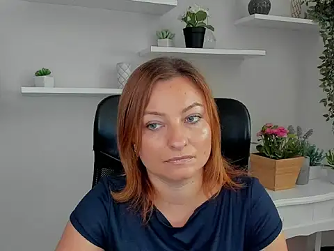 Snapshot of angelaSamt chatting on September 2025 12:27:02 PM angelaSamt online show from September 2025 12:27:02 PM