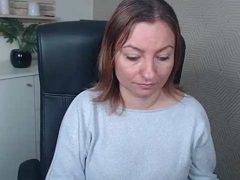 Snapshot of angelaSamt chatting on September 2025 06:17:01 AM angelaSamt online show from September 2025 06:17:01 AM