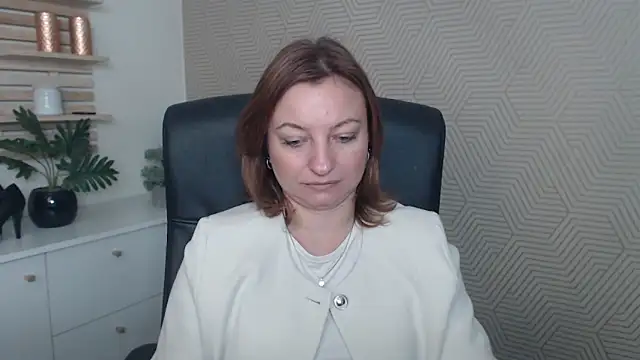 Snapshot of angelaSamt chatting on November 2025 06:35:01 AM angelaSamt online show from November 2025 06:35:01 AM