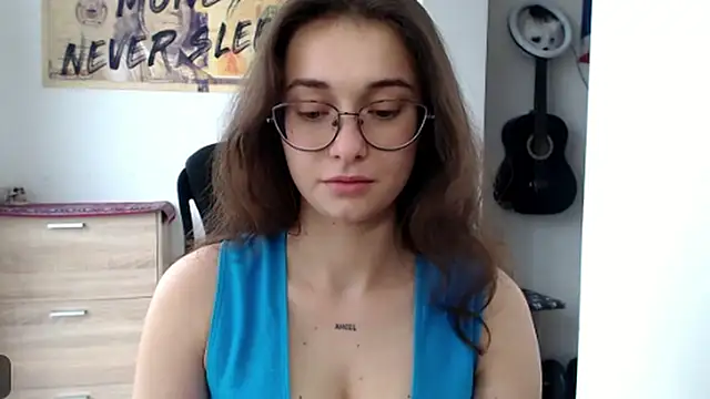 Snapshot of HotAnna2004 chatting on September 2025 12:38:02 PM HotAnna2004 online show from September 2025 12:38:02 PM