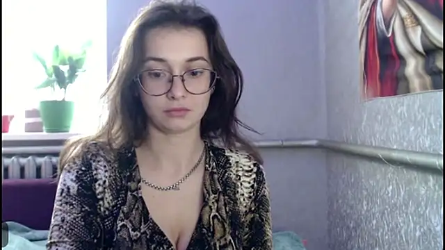 HotAnna2004 online show from October 2025 01:18:01 PM