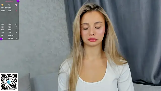 NaughtySeraphine online show from November 2025 06:01:01 AM