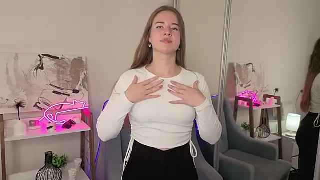 JenLottie online show from September 2025 01:43:02 PM