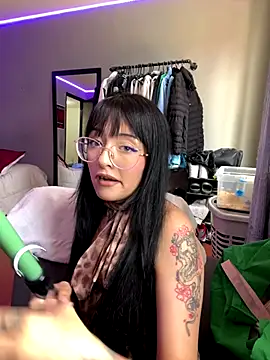 QueenSquirt02 online show from September 2025 05:46:01 PM
