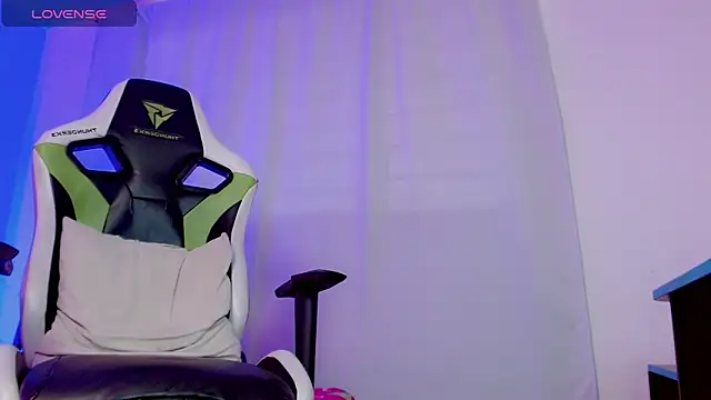 yankees  online show from October 2025 12:30:02 PM