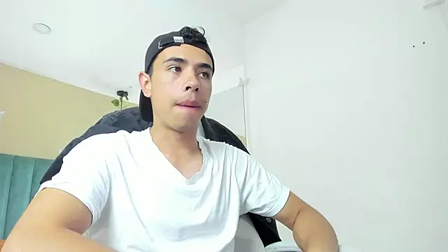 Snapshot of Muscle_Scott chatting on September 2025 12:07:01 PM Muscle Scott online show from September 2025 12:07:01 PM