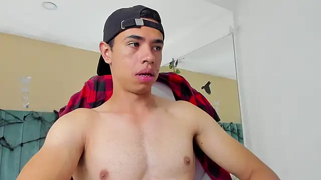 Snapshot of Muscle_Scott chatting on October 2025 12:15:02 PM Muscle Scott online show from October 2025 12:15:02 PM