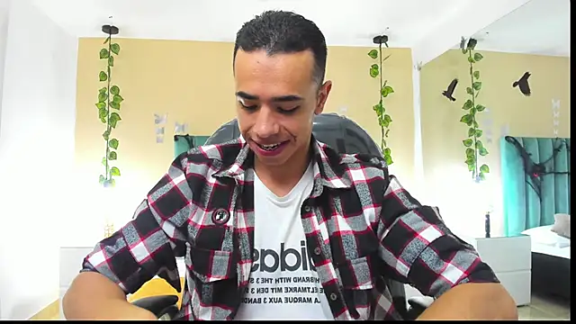 Snapshot of Muscle_Scott chatting on October 2025 12:34:02 PM Muscle Scott online show from October 2025 12:34:02 PM