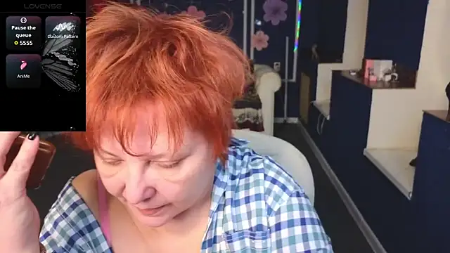 Kira Kenett online show from April 2026 05:49:01 PM