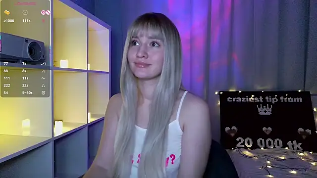 LunaXLoverx online show from October 2025 05:35:01 PM