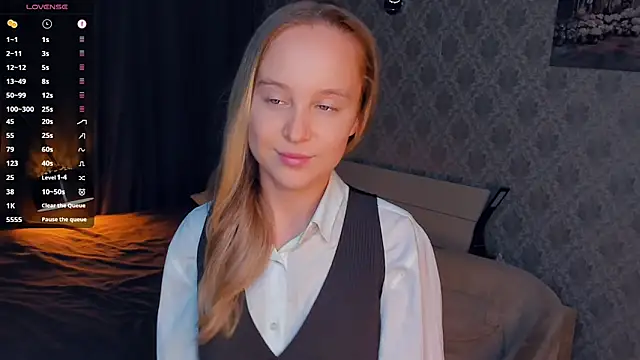 SoonMoor online show from September 2025 05:16:01 PM