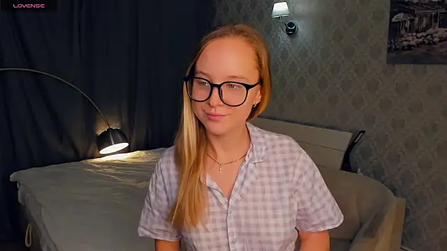 SoonMoor online show from October 2025 05:25:01 PM