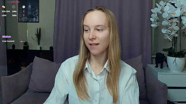 Snapshot of SoonMoor chatting on February 2026 09:15:02 PM SoonMoor online show from February 2026 09:15:02 PM