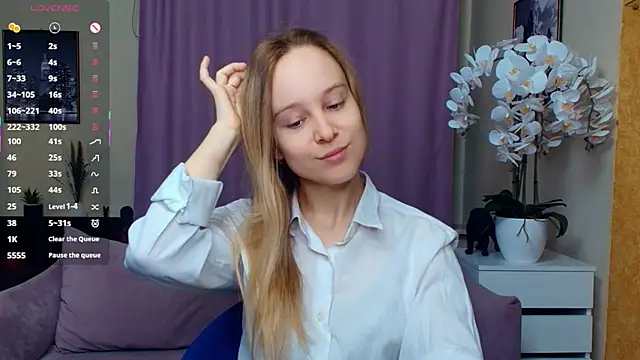 SoonMoor online show from April 2026 06:41:01 PM