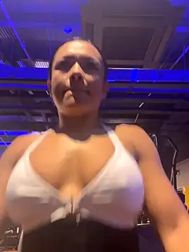 TiffanyyLam online show from October 2025 10:11:02 AM