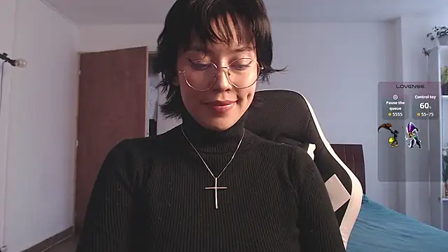 Ellyuwuw online show from October 2025 08:51:02 PM