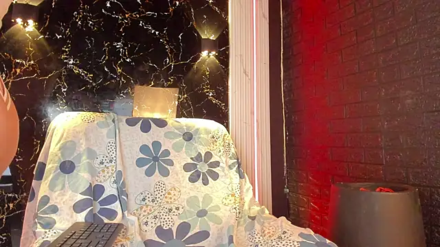 Snapshot of LolaXXXperience chatting on October 2025 11:33:02 AM LolaXXXperience online show from October 2025 11:33:02 AM