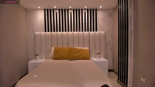 BrendaKoleman  online show from October 2025 04:15:01 AM