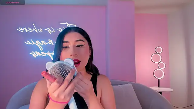 MayaMoretti  online show from December 2025 05:15:02 AM