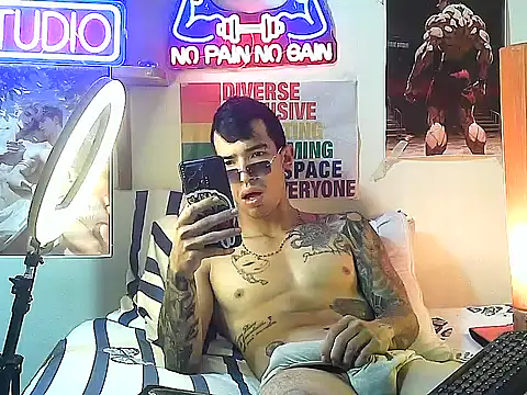 Strongcockfitness online show from October 2025 05:24:02 PM