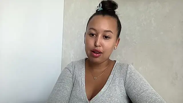 Melena 01  online show from September 2025 02:06:01 PM