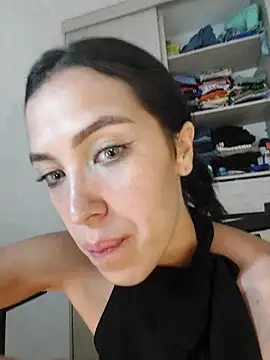 Snapshot of Lina_Bedoya chatting on September 2025 08:58:01 AM Lina Bedoya online show from September 2025 08:58:01 AM