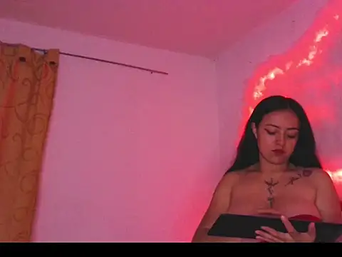AilynRoss21 online show from September 2025 12:26:01 PM