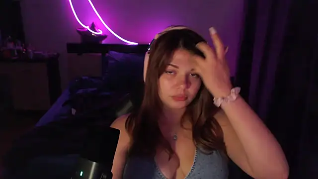 NutsGilmore online show from October 2025 02:29:01 PM