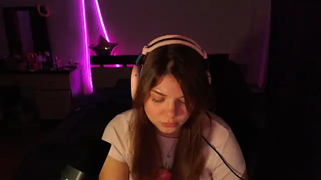 NutsGilmore online show from October 2025 05:08:02 PM