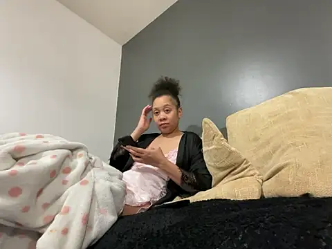 MILF Stephanie online show from December 2025 05:02:01 AM