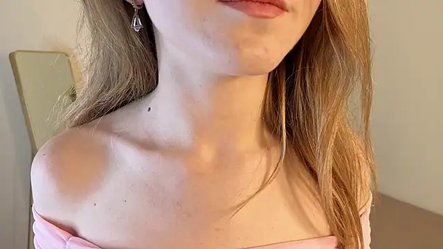 Snapshot of Sue_Sanders chatting on September 2025 10:40:02 AM Sue Sanders online show from September 2025 10:40:02 AM