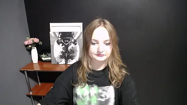 Mystic nikole online show from September 2025 01:33:01 PM