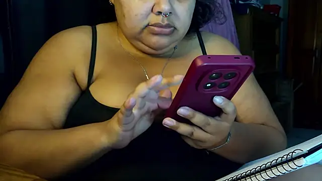 Snapshot of xlatinastar chatting on June 2026 06:20:02 PM xlatinastar online show from June 2026 06:20:02 PM