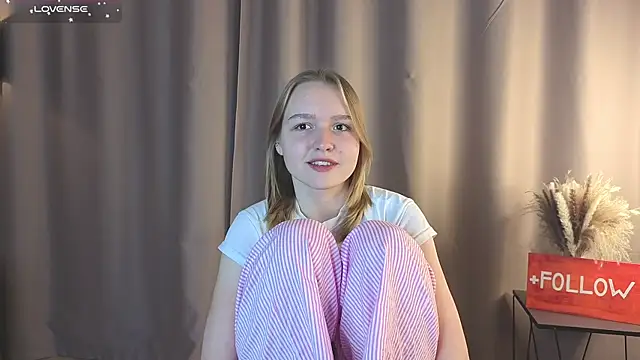 VinnieSerrano online show from September 2025 02:11:01 PM