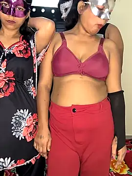 Family02 online show from October 2025 07:42:01 AM