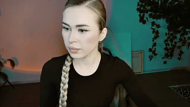 AdelLoyss online show from October 2025 01:13:01 PM